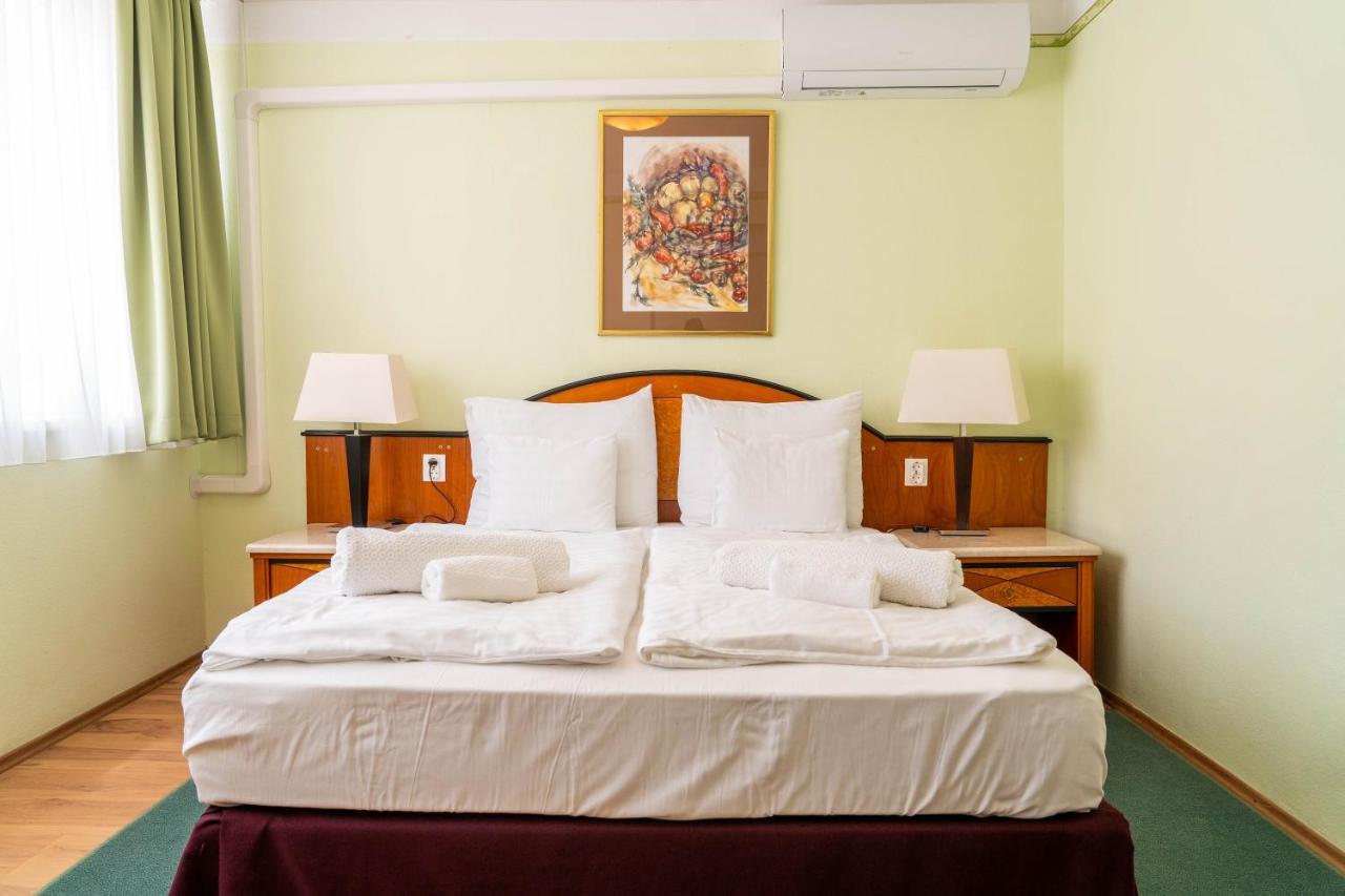 Hévíz Majerik Hotel מראה חיצוני תמונה